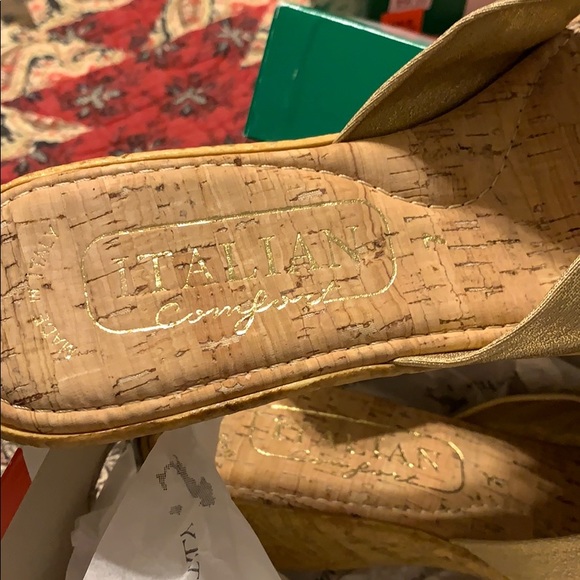 Sandals - Picture 3 of 3